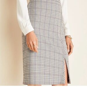 Ann Taylor Black and White Houndstooth Pencil Skirt